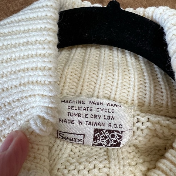 Vintage Sears Cream Long Button Front Cardigan with Pockets High Collar/Large - Picture 11 of 11